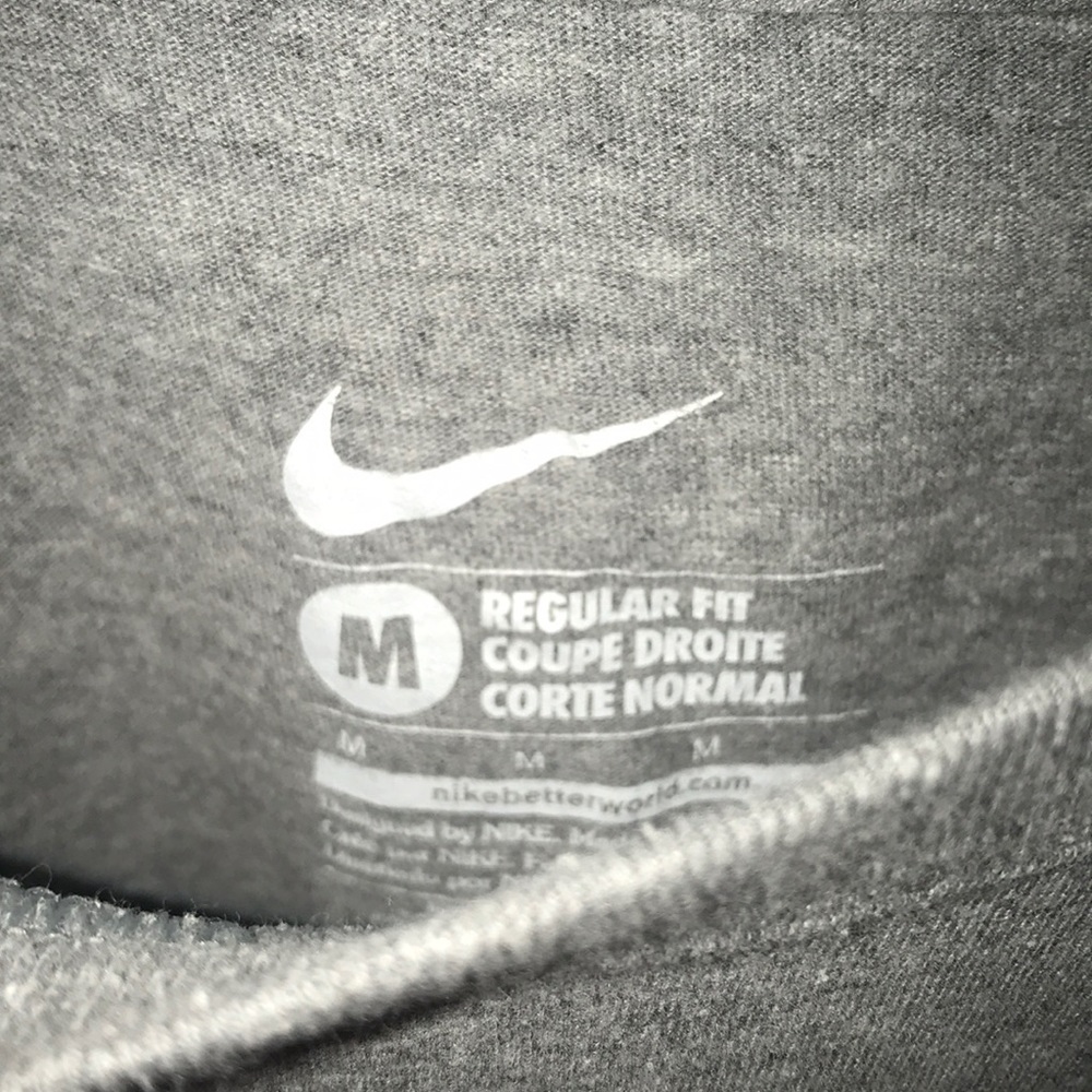 Nike T-Shirt - Picture 2 of 3